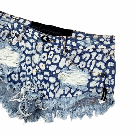 ONE TEASPOON Distressed Shorts - Picture 2 of 4